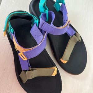 TEVA WOMEN’S HURRICANE XLT2 SANDALS SIZE 7 -multi colored hiking sandal